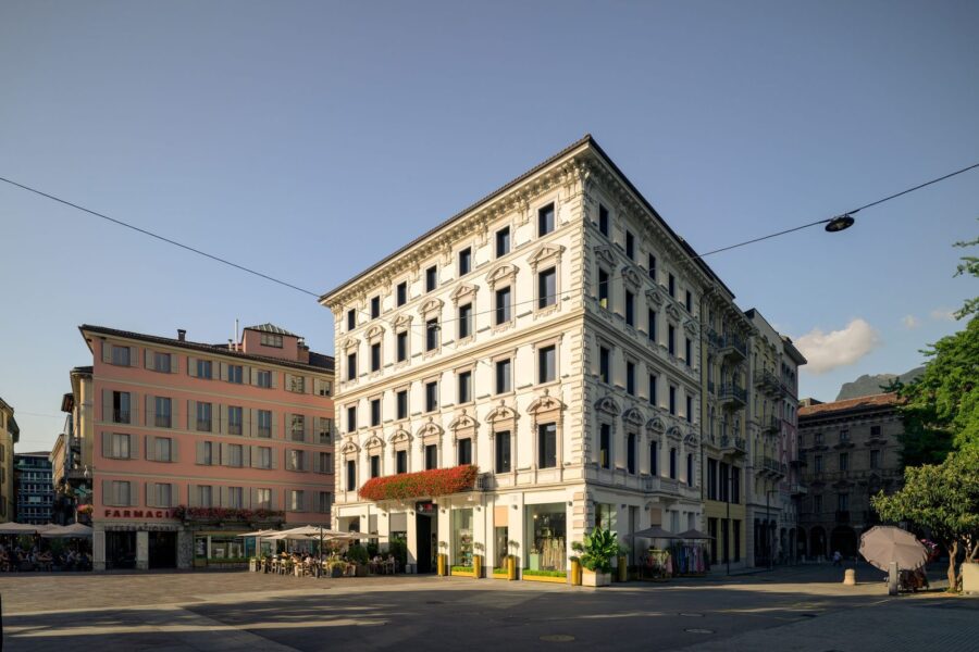 The UBS building on the corner of Piazza della Riforma