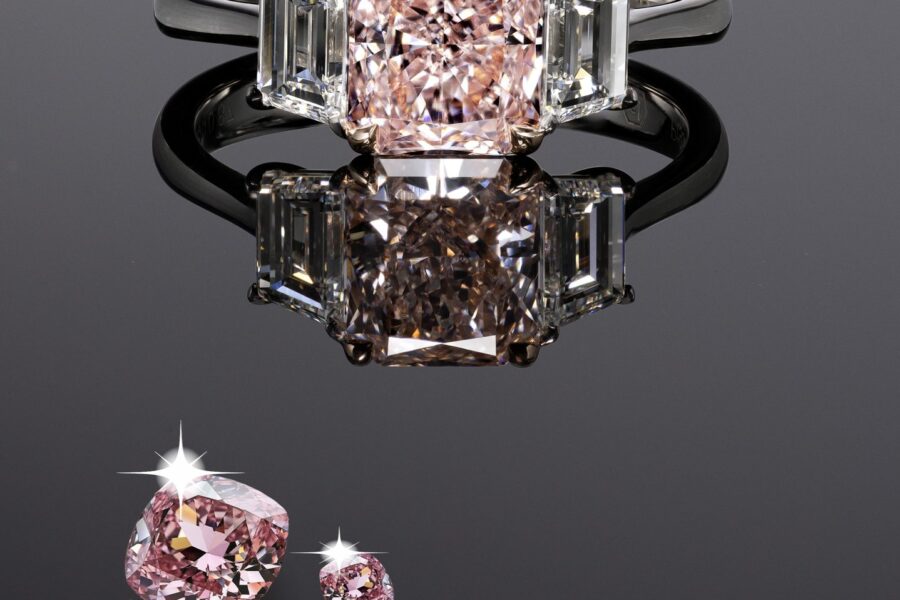 A ring set with a fancy pink diamond
