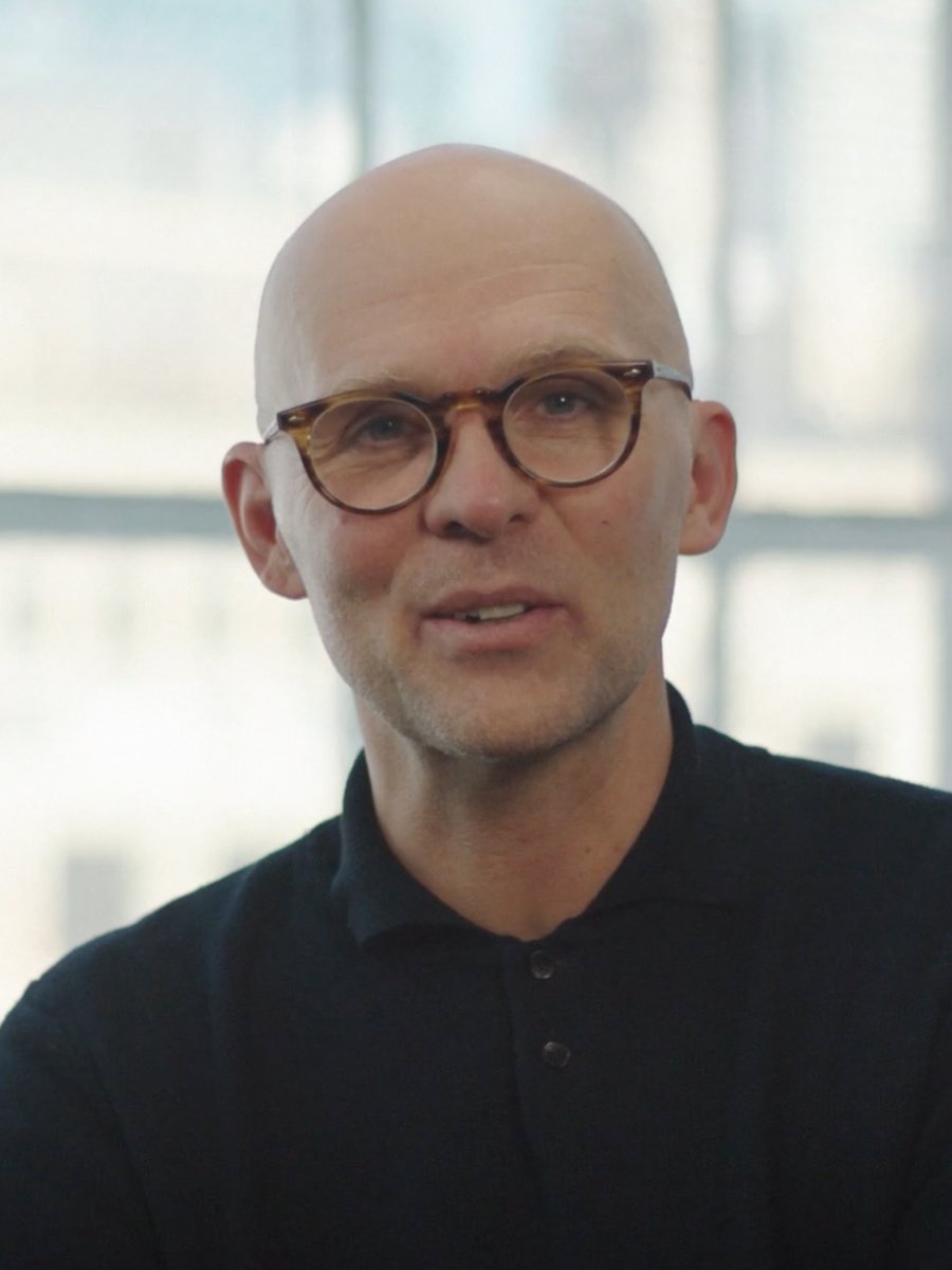 Portrait of Tobias Rees